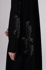 Antique Embroidery Abaya in Black