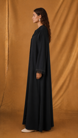 Round Neck Abaya - Black Curvy Lace