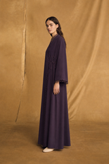 v High Neck Overlap Abaya - Maroon Curvy Loops
