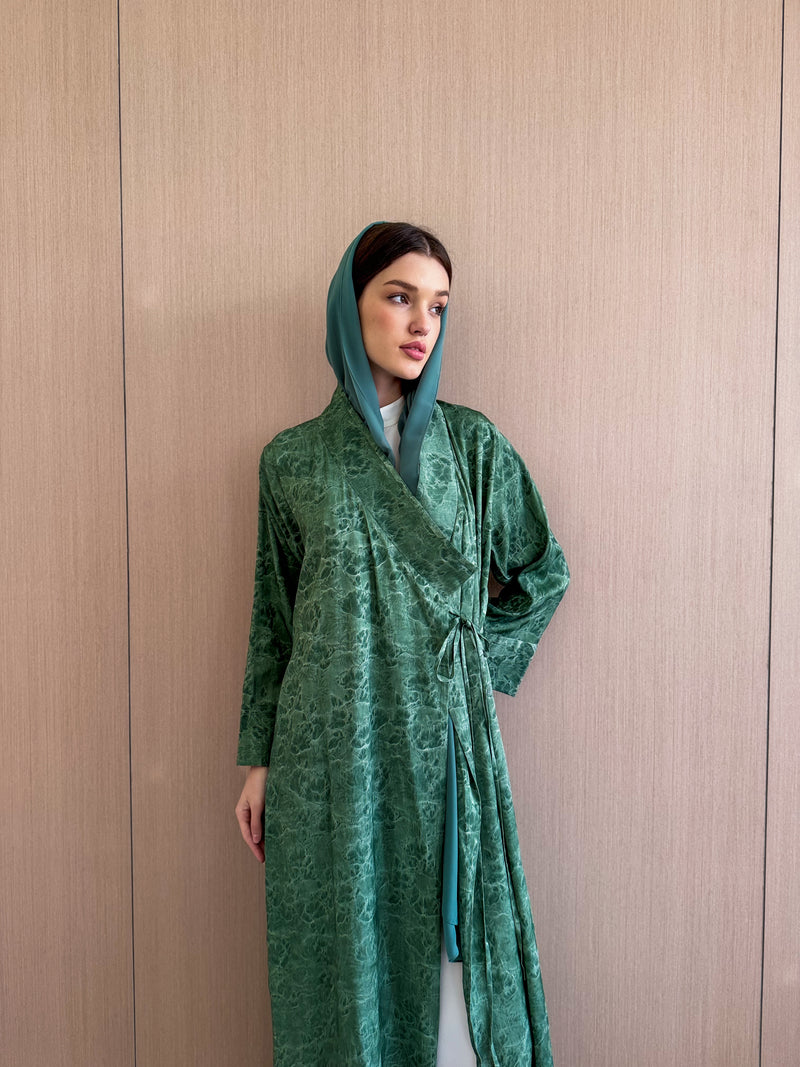 V-High neck collar abaya with cuff on sleeve and tie rope