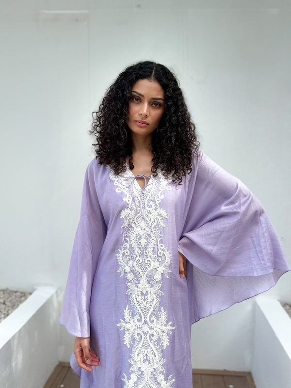 V-neck free Size off white pearl lace on front