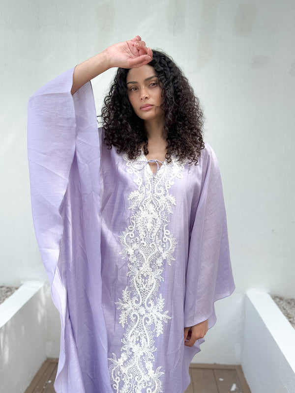 V-neck free Size off white pearl lace on front