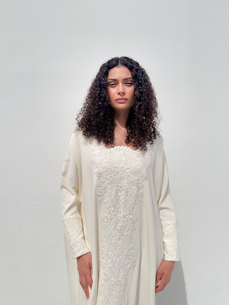 Square flower neck kaftan with off white bead lace