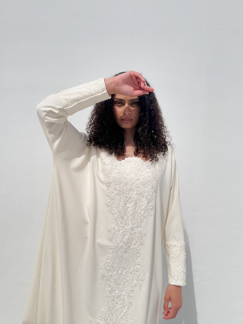 Square flower neck kaftan with off white bead lace