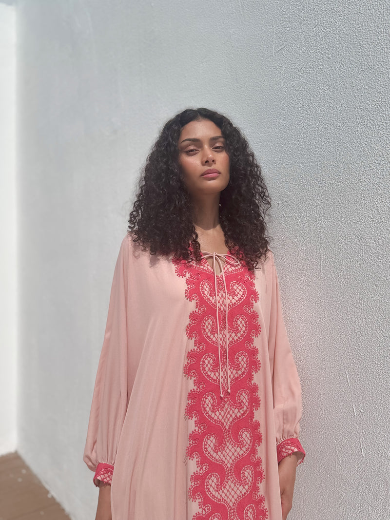 V-neck kaftan Red lace on front/ ribbon on cuff
