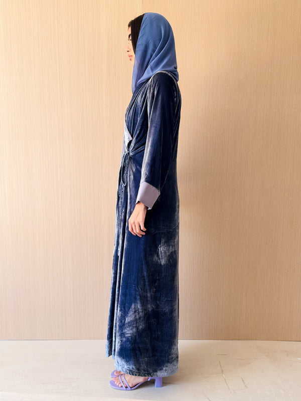 V-High neck collar abaya with cuff on sleeve and tie rope