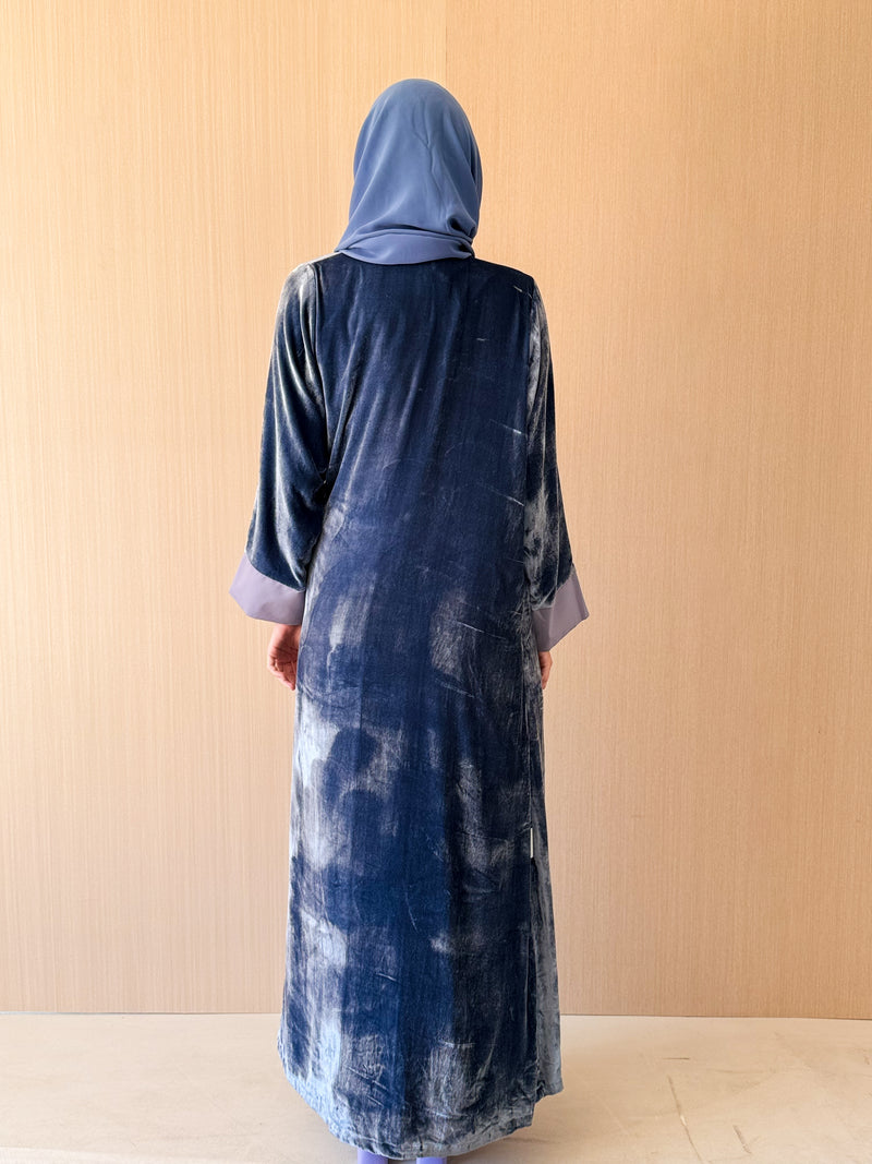 V-High neck collar abaya with cuff on sleeve and tie rope