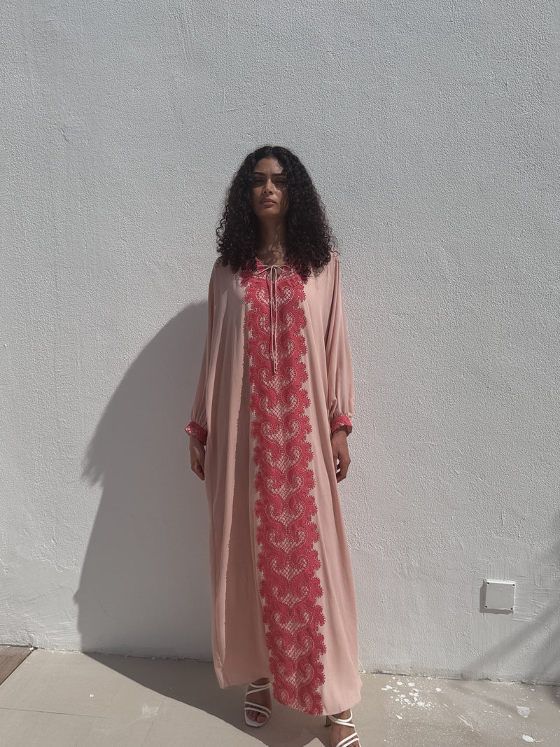 V-neck kaftan Red lace on front/ ribbon on cuff