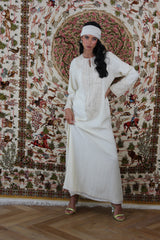 Round-V-Neck Kaftan in line bead lace