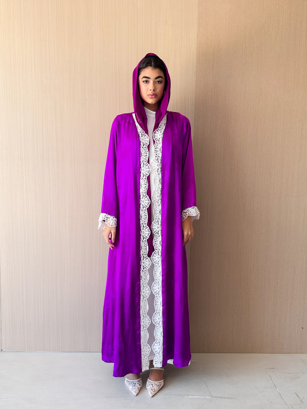 V Neck Abaya - Off White With Curvy Bead Lace