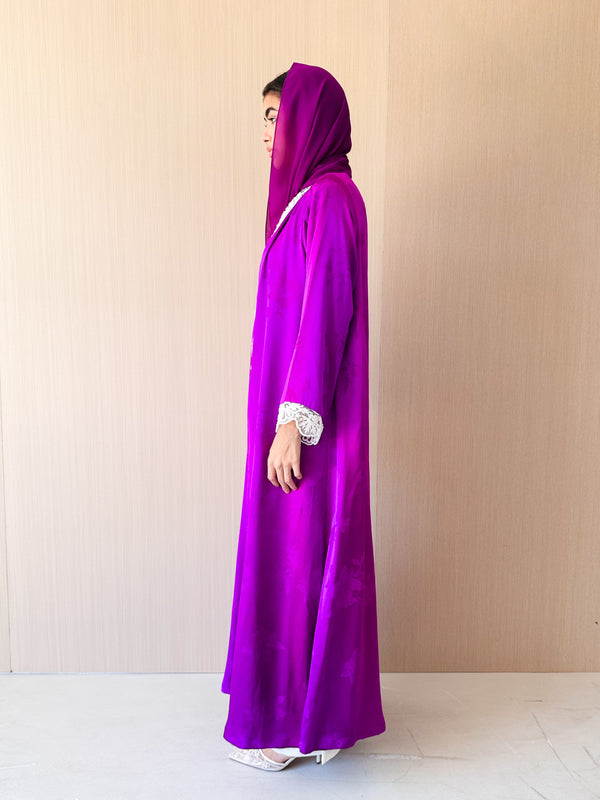 V Neck Abaya - Off White With Curvy Bead Lace