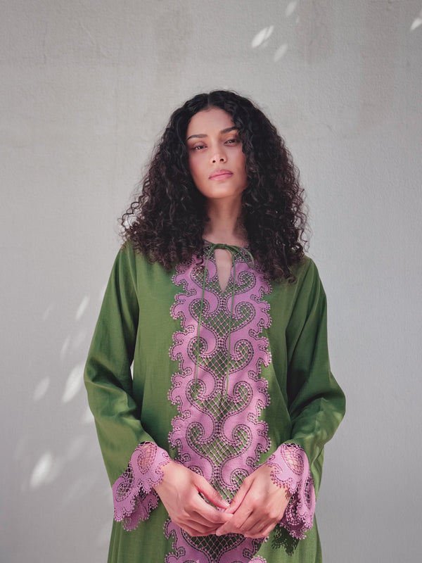 Round V neck kaftan with lace on front and sleeves