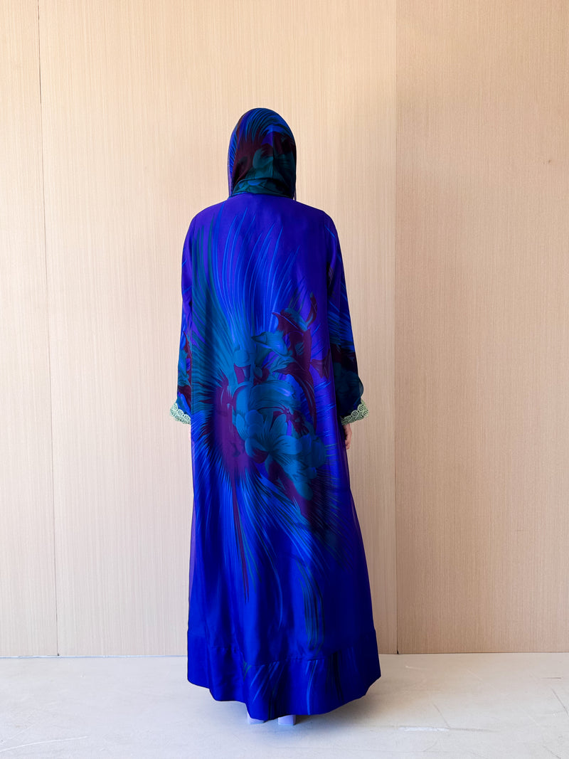 V Neck Abaya With Tie Rope on Front - Green Lace