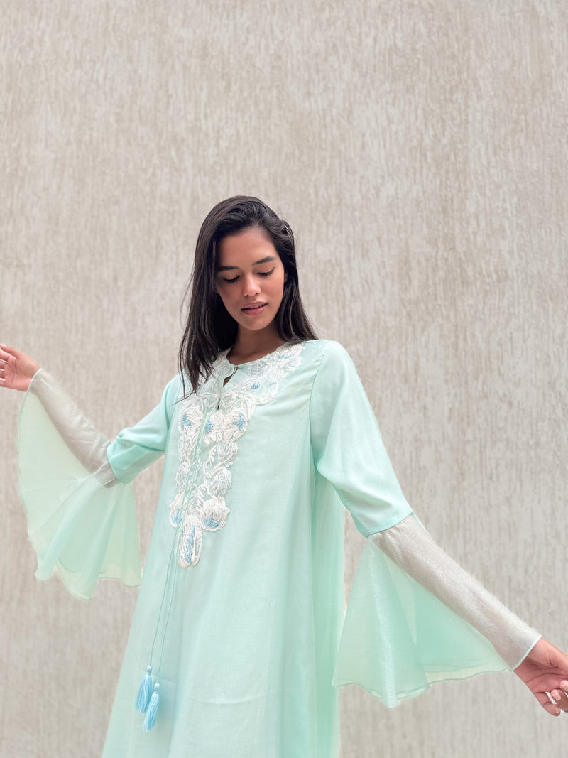 Round v Neck Kaftan With White Embroidery