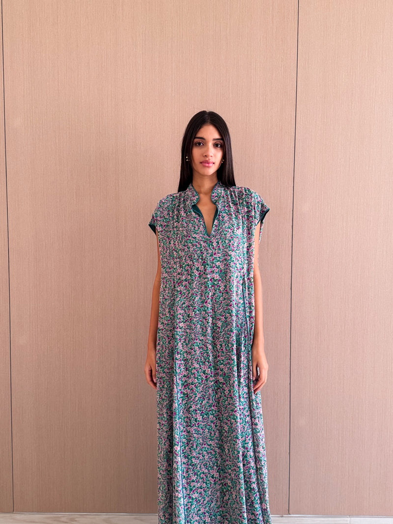 Vacation Wear - V Neck Long Sleeves Dress