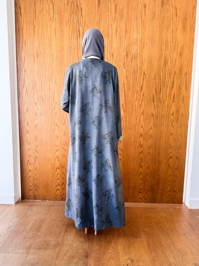 V Neck Abaya - Green Flower Lace on Front and Sleeves