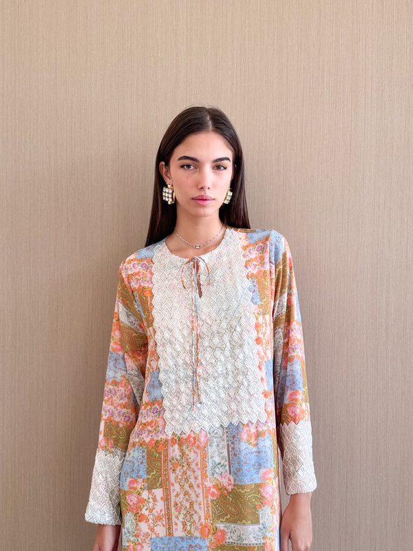 V-Neck Kaftan With Bead Lace on Front and Cuff