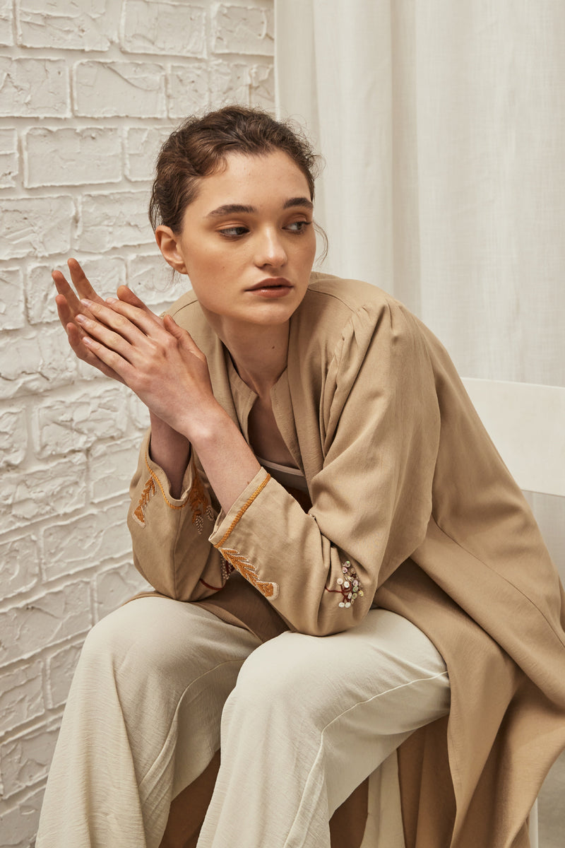 Botanical Garden Abaya in Beige
