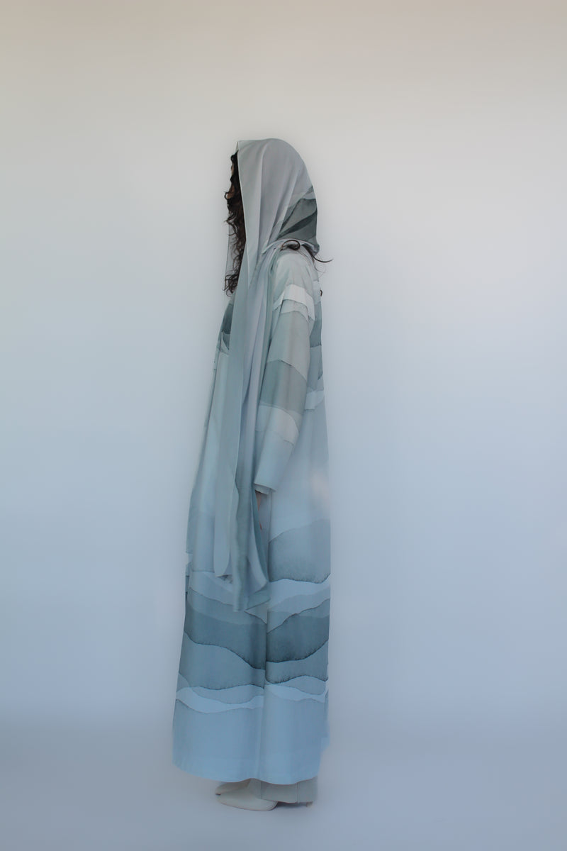 White wave print Abaya